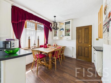 3 bedroom semi-detached house to rent - Photo 4