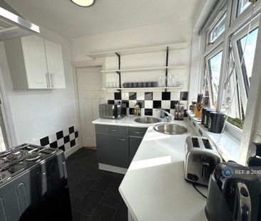 3 bedroom maisonette to rent - Photo 5