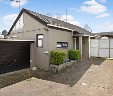 Modern 2-Bedroom Unit for Rent in Desirable Half Moon Bay - Photo 1