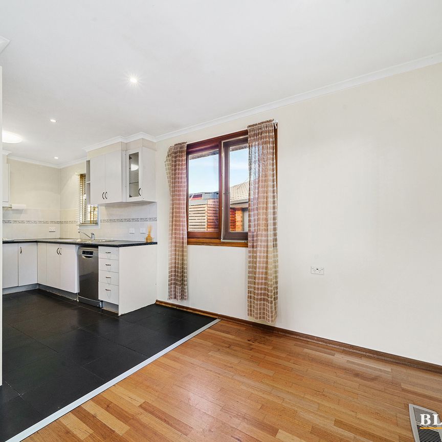 10 Cassia Crescent, Queanbeyan NSW 2620 - House For Rent | Domain - Photo 1
