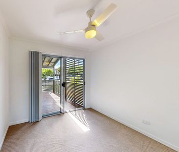 4/82 Clarence Road, Indooroopilly, Qld 4068 - Photo 4