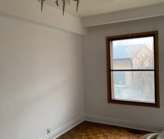 2BR, Essex Street walk to Ossington subway - Photo 4