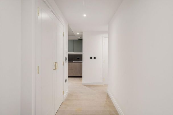 Presenting this brand new 2 bedroom apartment, set moments away from the river. - Photo 1
