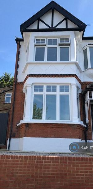 3 bedroom flat to rent - Photo 1