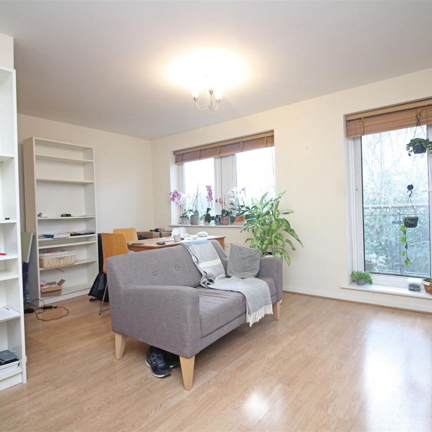 1 Bedroom Flat To Let - Photo 1