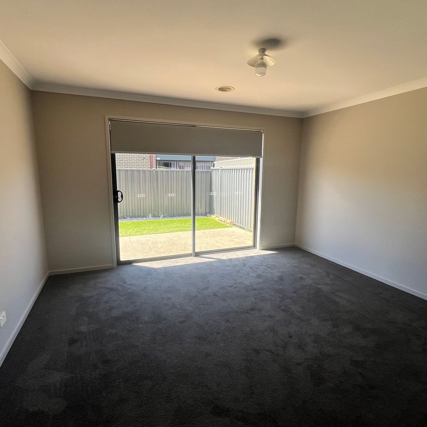 MODERN LIVING AT ITS FINEST - FRESHLY PAINTED - Photo 1
