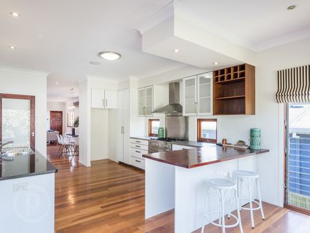 9 Longfellow Street, Norman Park QLD 4170 - House For Rent | Domain - Photo 5