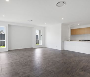 Brand New Executive Residence - Photo 4