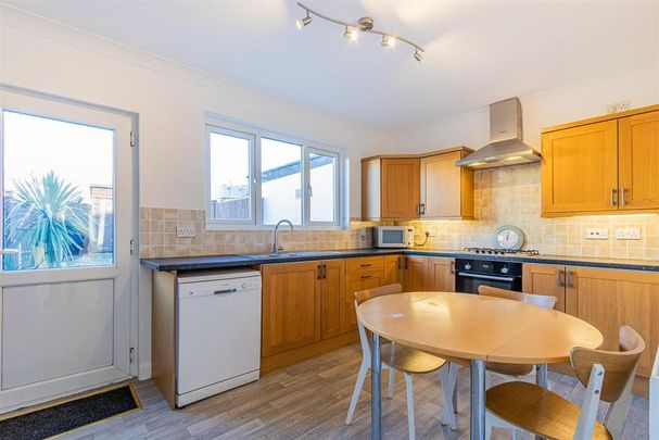 3 bedroom semi-detached house to rent - Photo 1