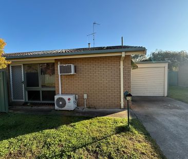 2 BEDROOM UNIT IN QUIET LOCATION - Photo 4