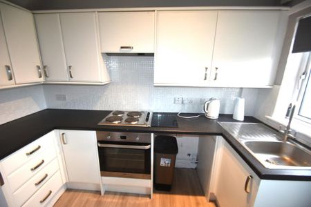 3 bedroom terraced house to rent - Photo 4