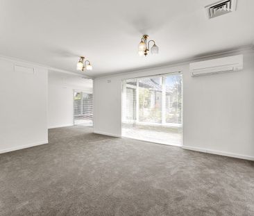 FAMILY LIVING, PERFECT BAYSIDE LOCATION - Photo 2