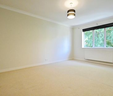2 bedroom maisonette to rent - Photo 2