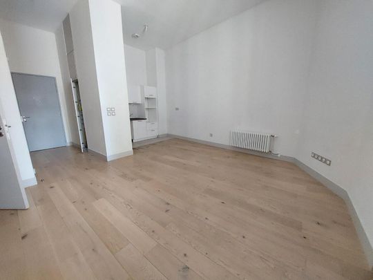 location Appartement T2 DE 49.9m² À LYON - Photo 1