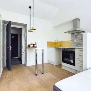 Studio to rent - Photo 2