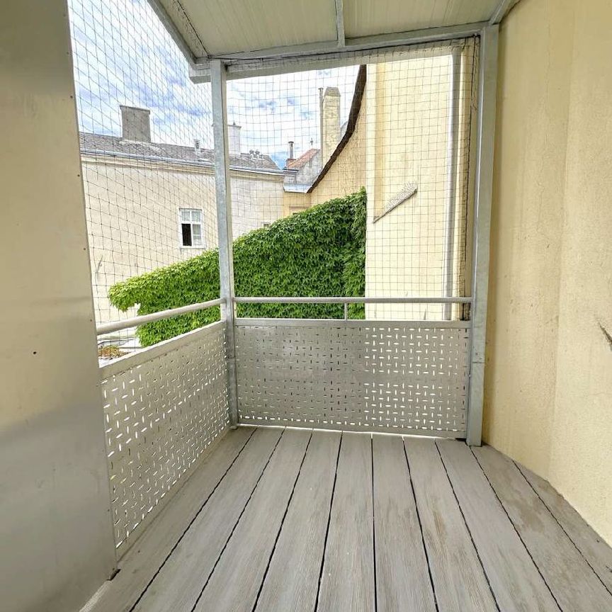 Erstklassig sanierte Altbauwohnung mit Klimaanlage und Balkon! - Foto 1