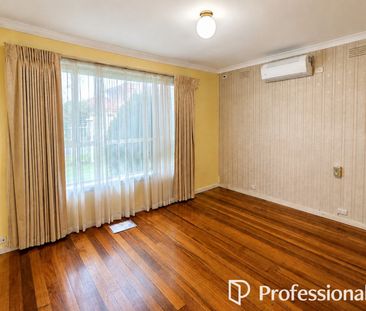 3 Bed Family home in Burwood East - Photo 6