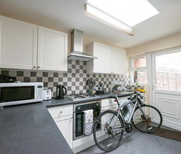 4 bedroom terraced house to rent - Photo 1