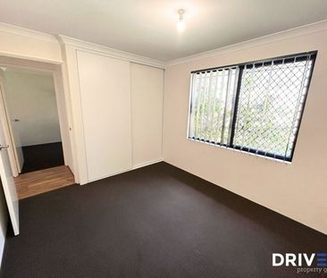 Spacious Family Home Close to Schools and the Beach - Photo 6