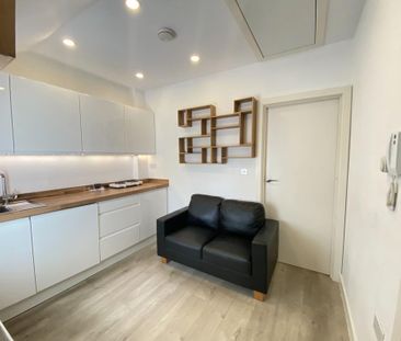 Studio to rent - Photo 3