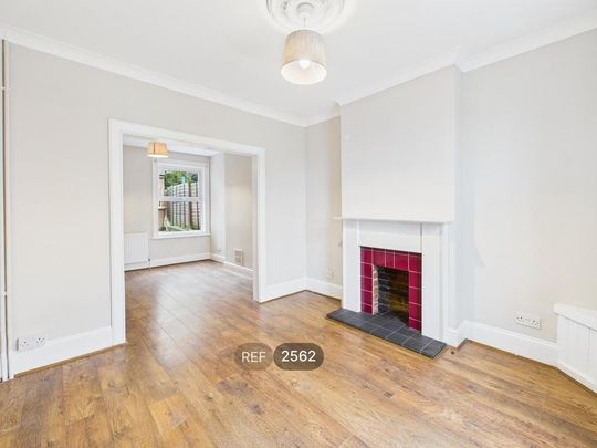 3 bedroom terraced house to rent - Photo 1