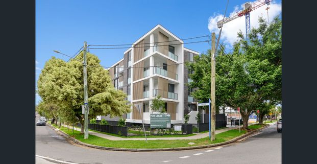 Near New Luxury 3 Bedroom Apartment In The Vibrant Clemton Park Village! - Photo 1