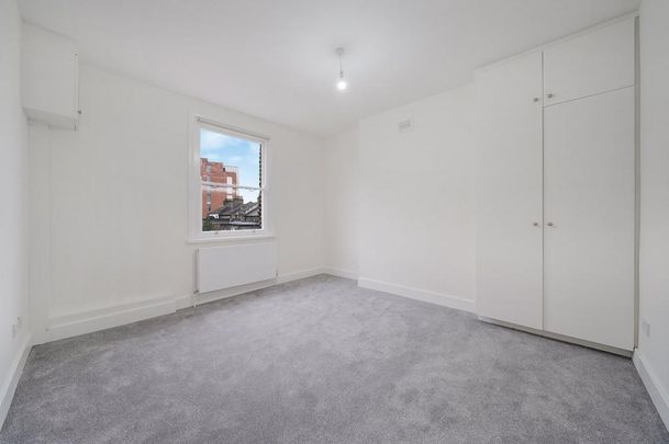 3 bedroom flat to rent - Photo 1