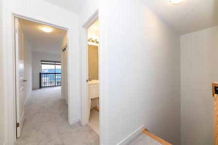 For Lease - 217 Monarch Avenue, Ajax, Ontario - Photo 3