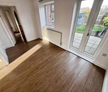 2 bedroom semi-detached house to rent - Photo 4