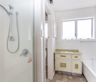 Lovely 3-bedroom family home in great school zones! - Photo 4