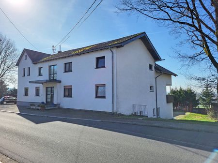 Dachgeschosswohnung mit Balkon und traumhaften Ausblick ins Grüne! - Photo 4