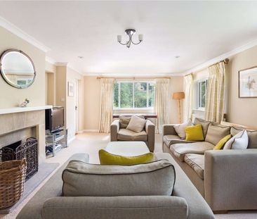 A spacious four bedroom detached property with mature gardens. - Photo 3