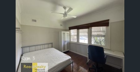 Five Bedroom Modern Student House - Photo 4