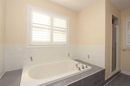 For Lease - 42 Barchard Street, Clarington, Ontario - Photo 5