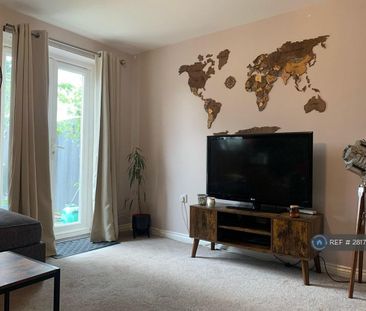 2 bedroom terraced house to rent - Photo 1