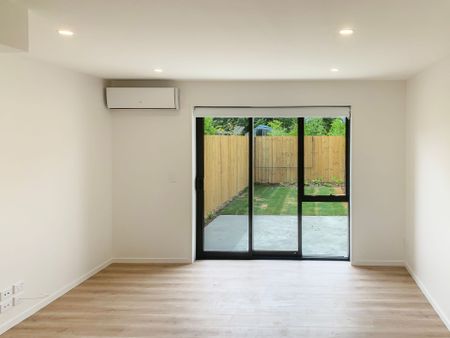 Snap Me Up! - Photo 2