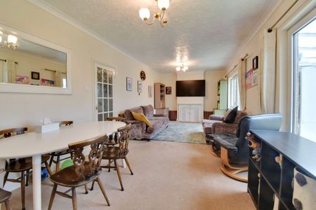 3 bedroom bungalow to rent - Photo 5