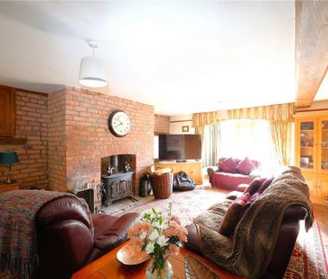 5 bedroom detached house to rent - Photo 2