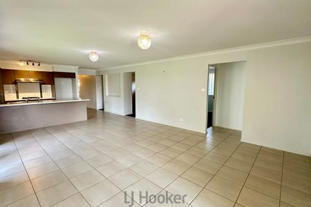 SPACIOUS FAMILY HOME!!! - Photo 4