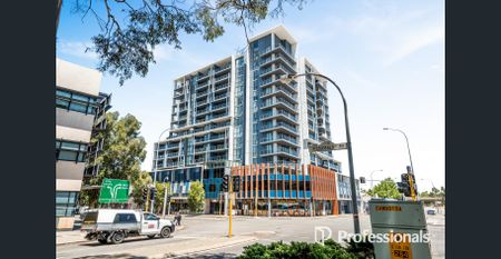 Executive Furnished Apartment with Sweeping Views & Resort-Style Amenities! - Photo 3