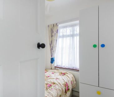 3 bedroom semi-detached house to rent - Photo 3