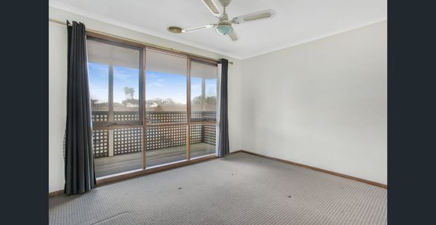 Situated in a highly sought after location of Carrum! - Photo 1