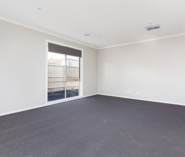 WELL PRESENTED THREE BEDROOM HOME - Photo 6
