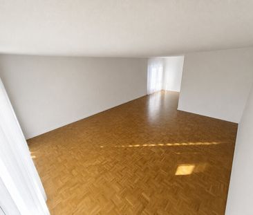 Tolle und grosszügige 4.5-Zimmerwohnung in Orpund! - Photo 2