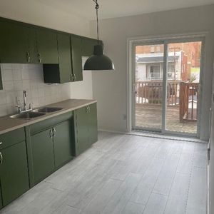 Montreal , 4 1/2 , pres metro Beaugrand - Photo 2