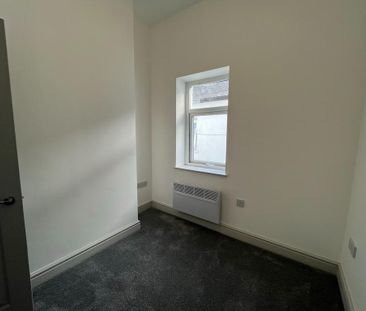 3 bedroom flat to rent - Photo 4