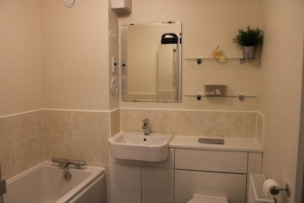 2 bed flat for rent in Corstorphine - Photo 1