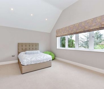 An exceptional five bedroom home with cinema room & gym, set within... - Photo 5