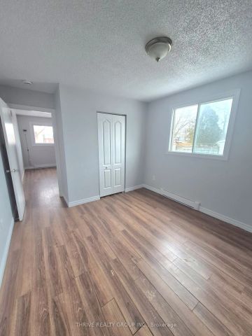 184 Simcoe Street #2 - Photo 2