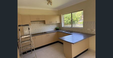 SPACIOUS THREE BEDROOM HOME PLUS STUDY - Photo 2